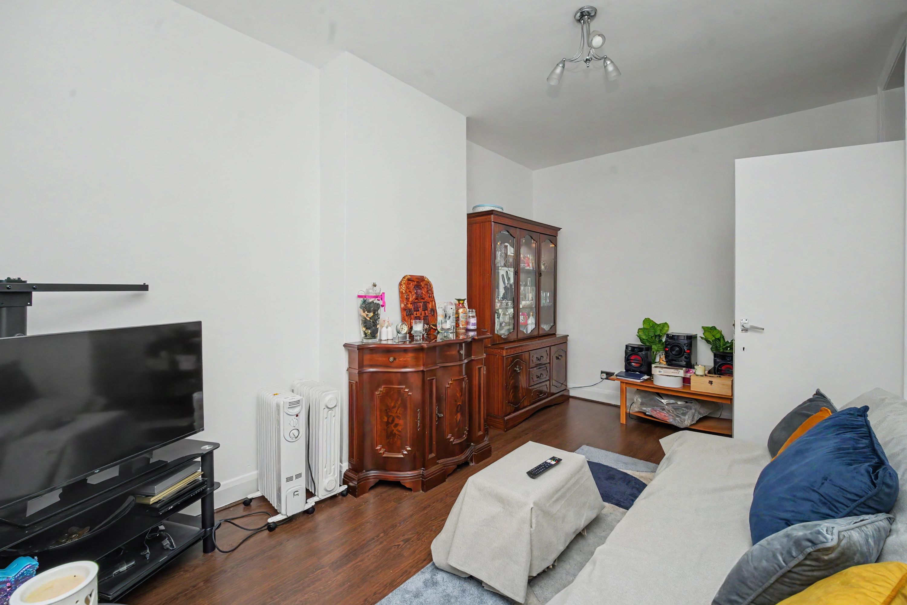 38 Ingatestone Road, Norwood, London SE25 4LG