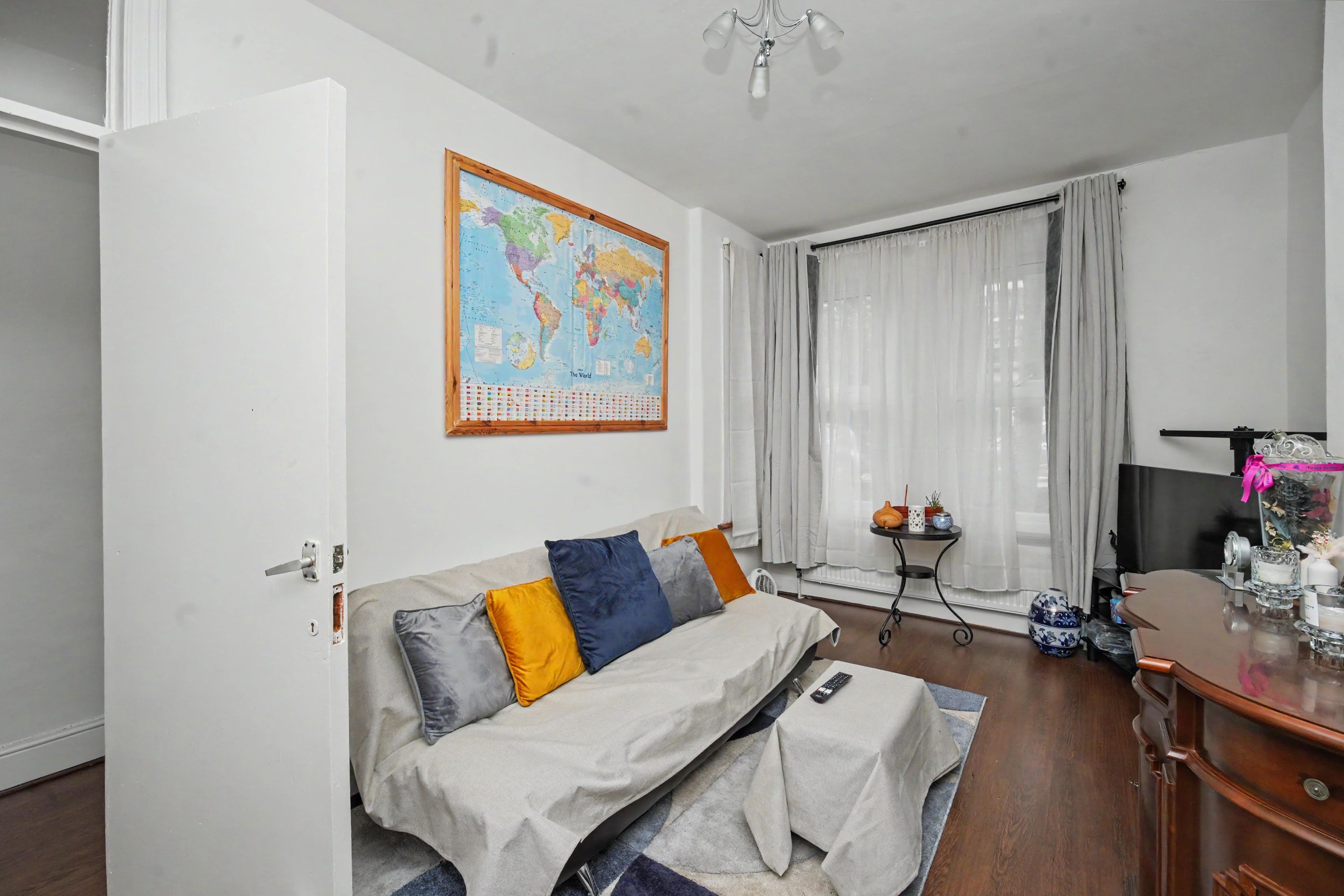 38 Ingatestone Road, Norwood, London SE25 4LG