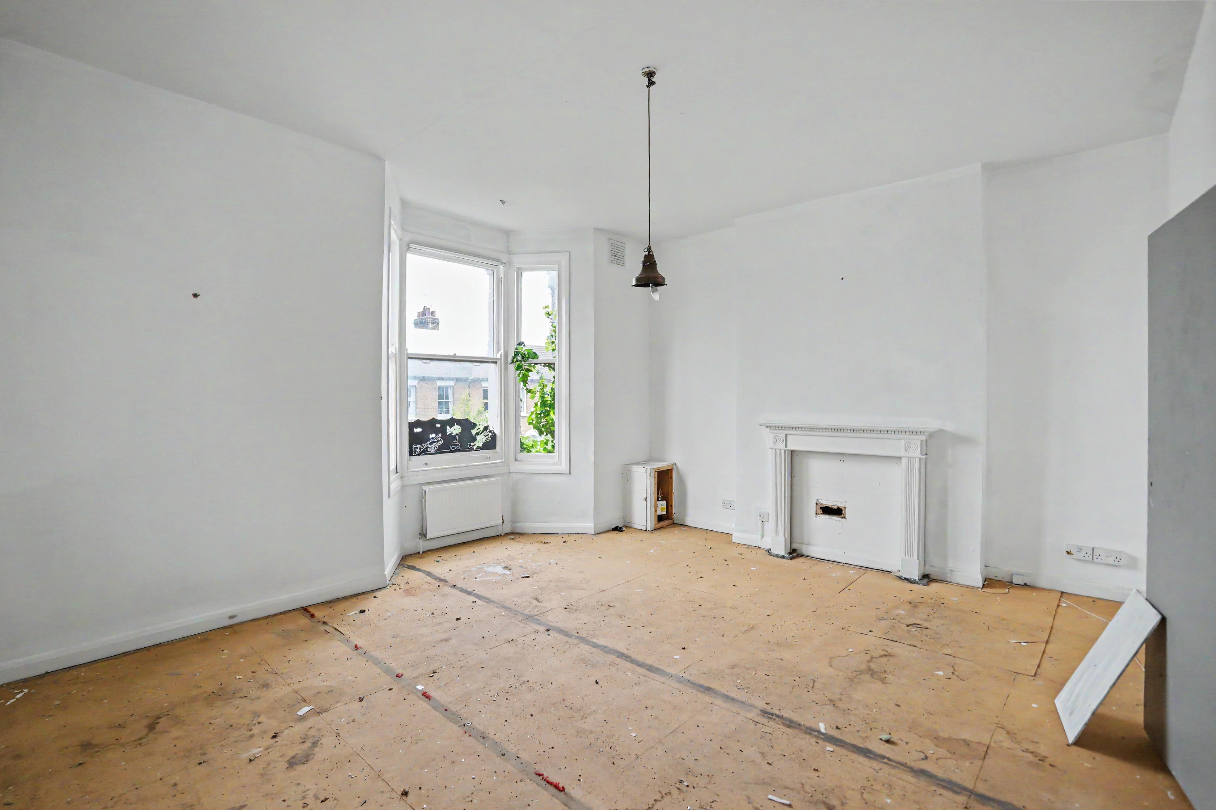 Flat B, 116 Hinton Road, Herne Hill, London, SE24 0HU