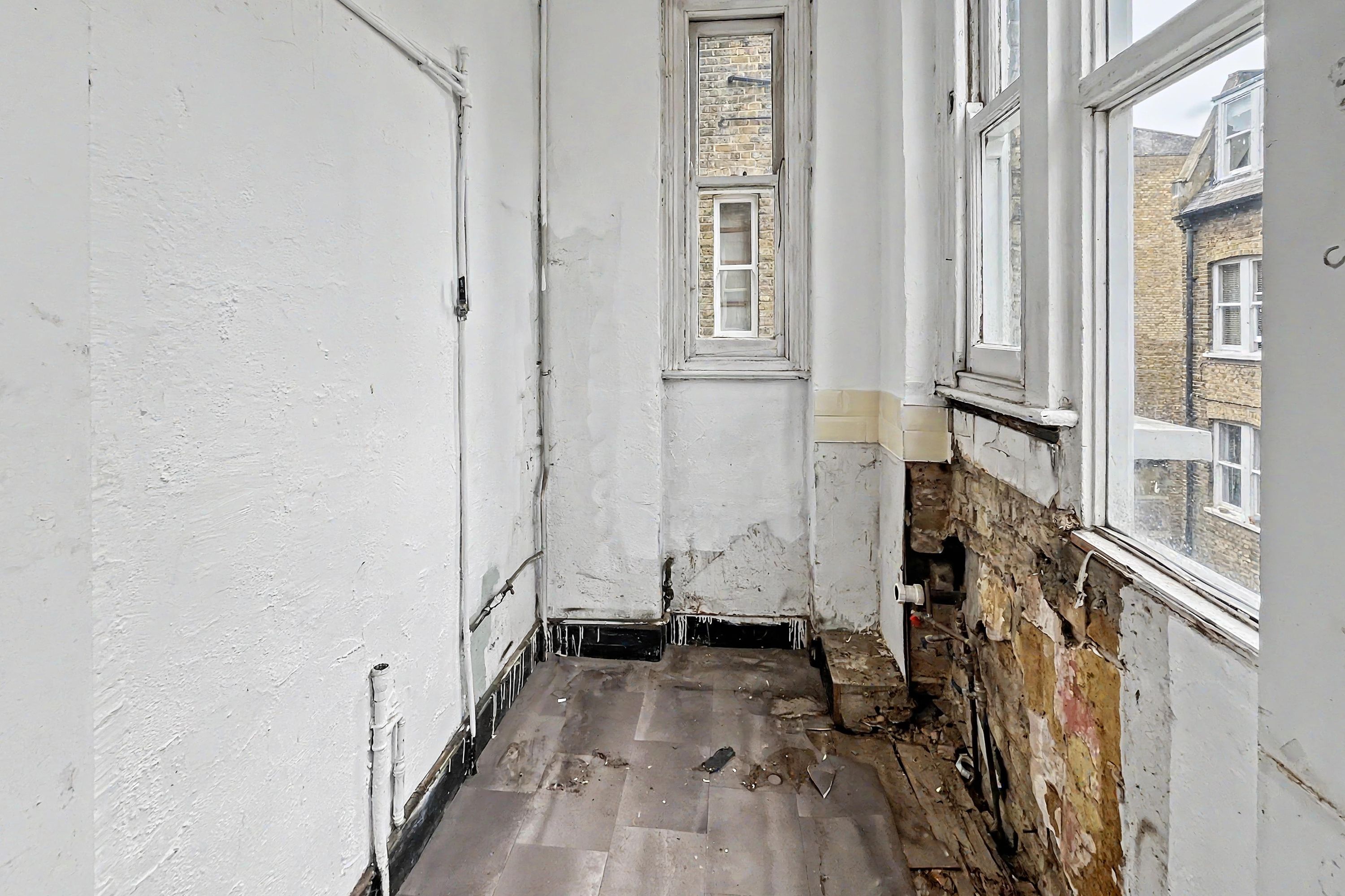 68 Albert Palace Mansions, Lurline Gardens, London, SW11 4DQ
