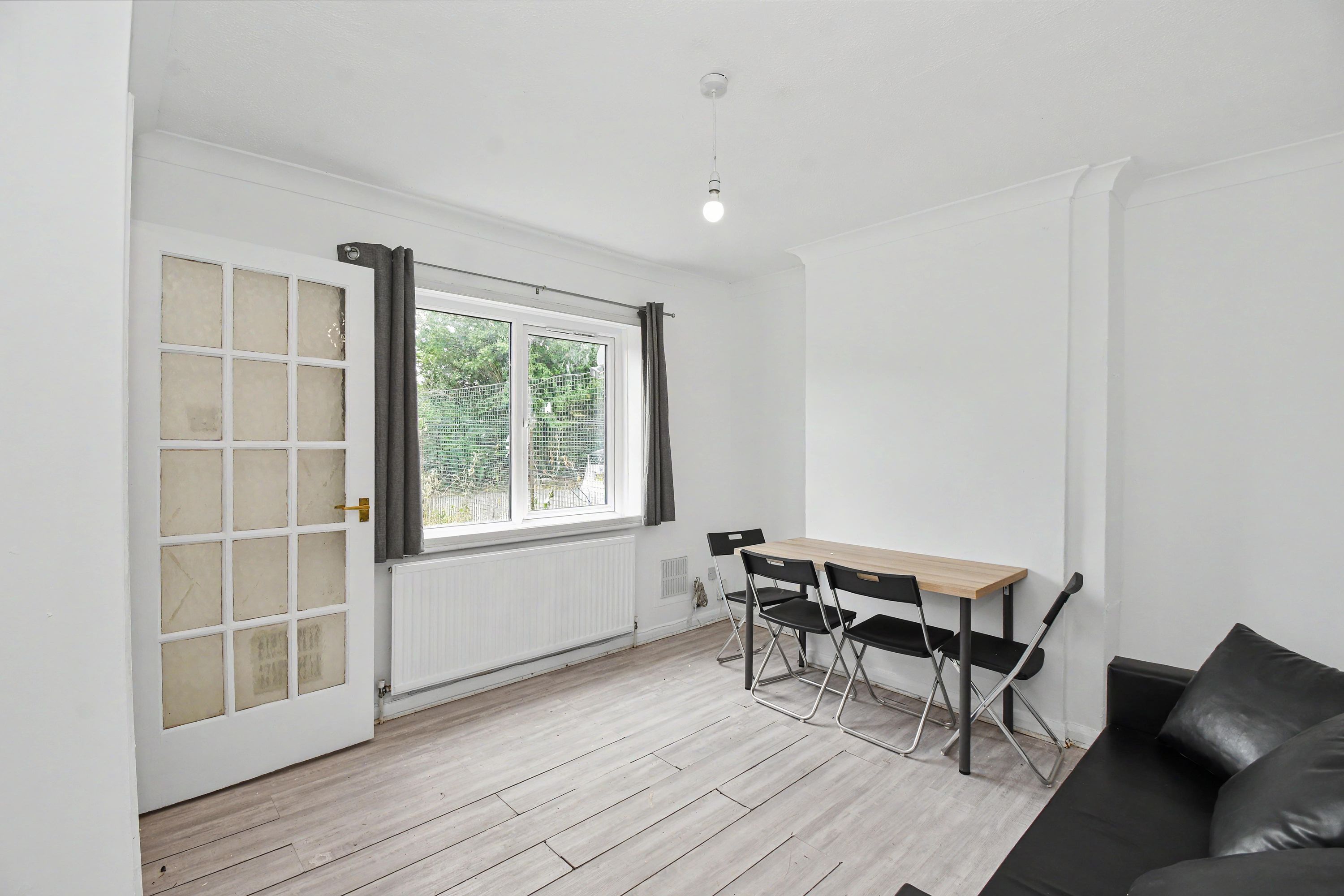 71 Moreland Avenue, Colnbrook, Slough SL3 0LL