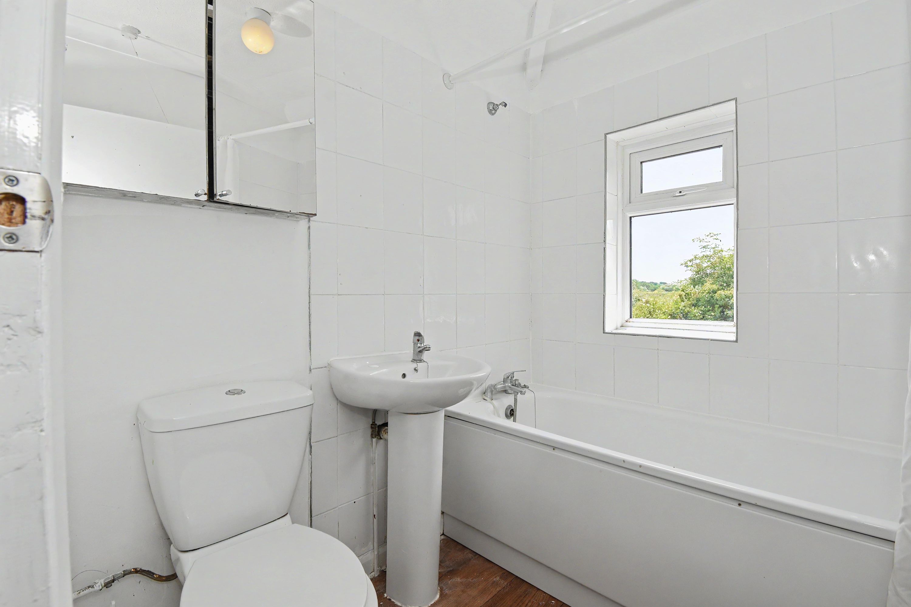71 Moreland Avenue, Colnbrook, Slough SL3 0LL
