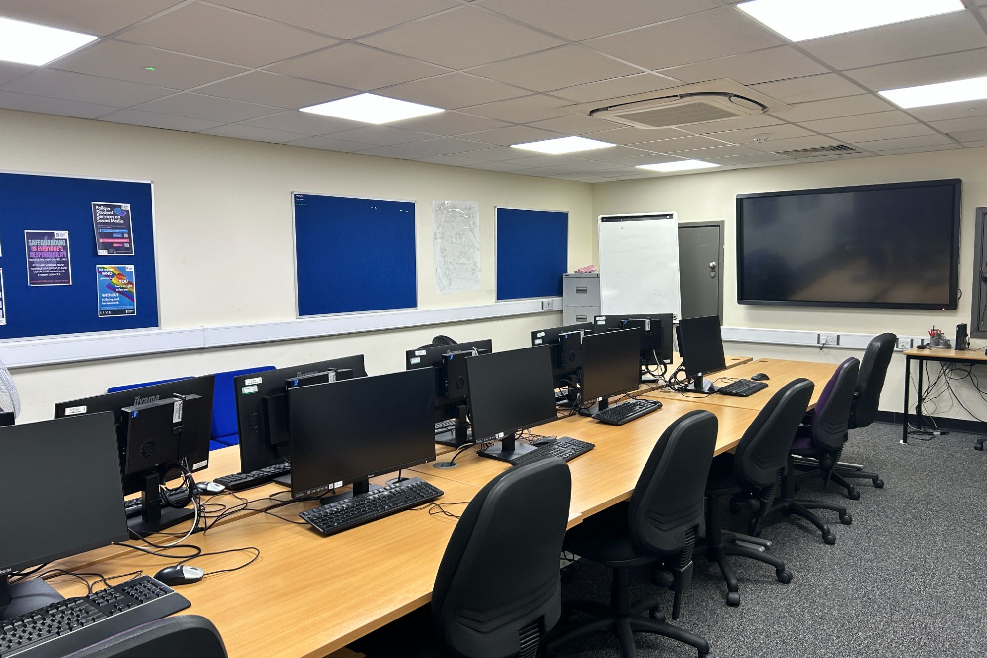 8/10 Newland Street, Kettering, Northamptonshire NN16 8JH
