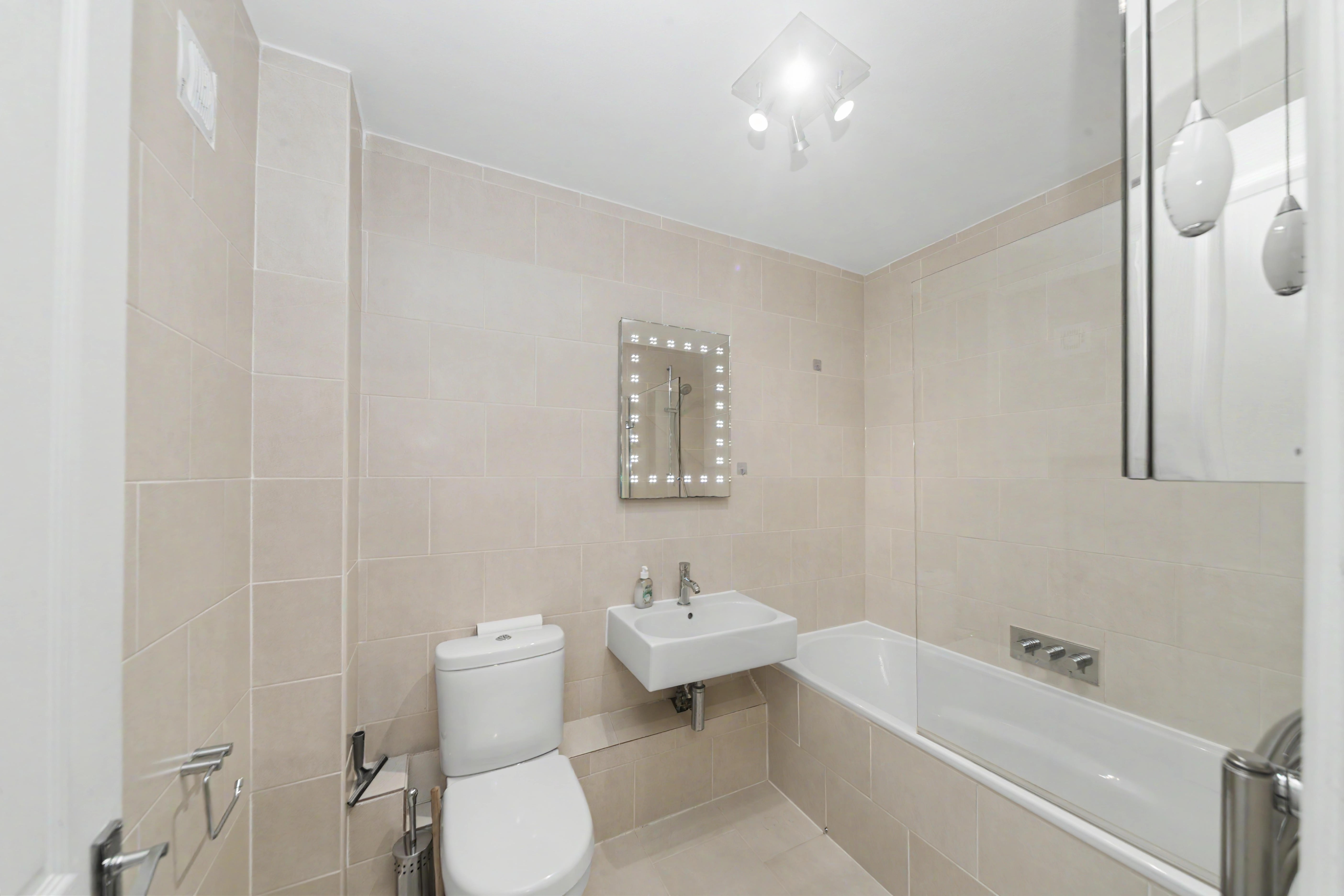 18 Tavistock Road, Bromley, Kent, BR2 0SY