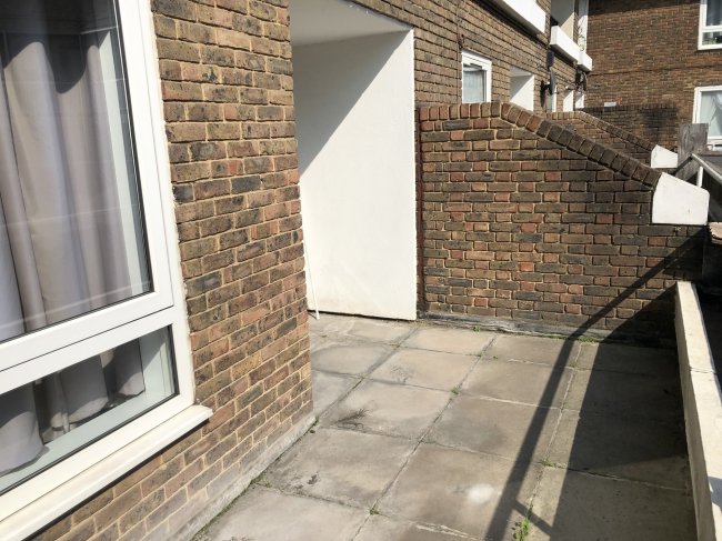 142 Pigott Street, Limehouse, London E14 7DW 3