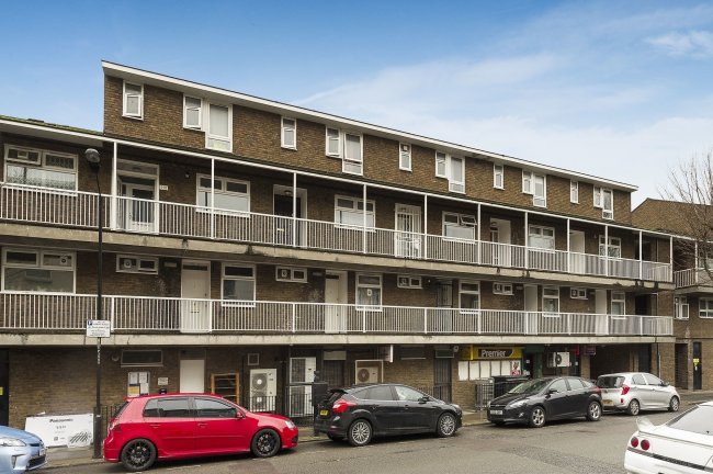 142 Pigott Street, Limehouse, London E14 7DW 3