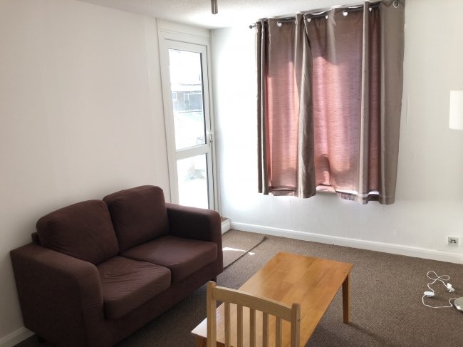 142 Pigott Street, Limehouse, London E14 7DW 3