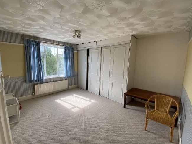 10 Kenilworth Road, Ashford TW15 3EL 8