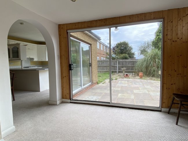 10 Kenilworth Road, Ashford TW15 3EL 8