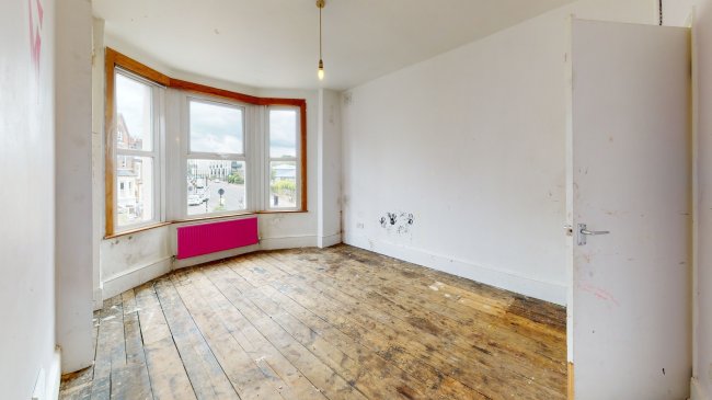 203 Milkwood Road, Herne Hill, London SE24 0JE 4