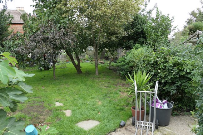 131 Friern Barnet Road, Friern Barnet, London N11 3DY 7