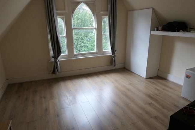 131 Friern Barnet Road, Friern Barnet, London N11 3DY 7