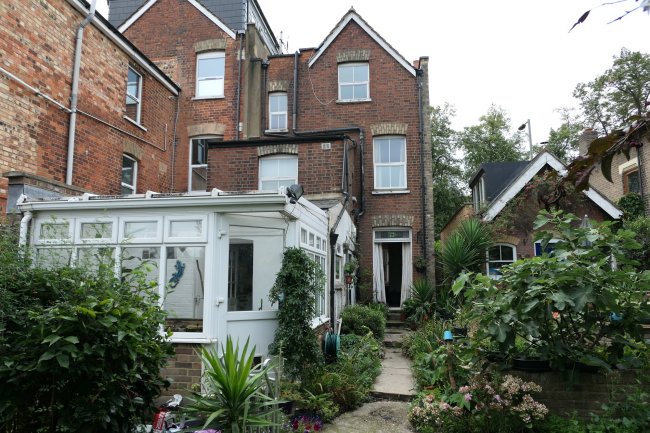 131 Friern Barnet Road, Friern Barnet, London N11 3DY 7