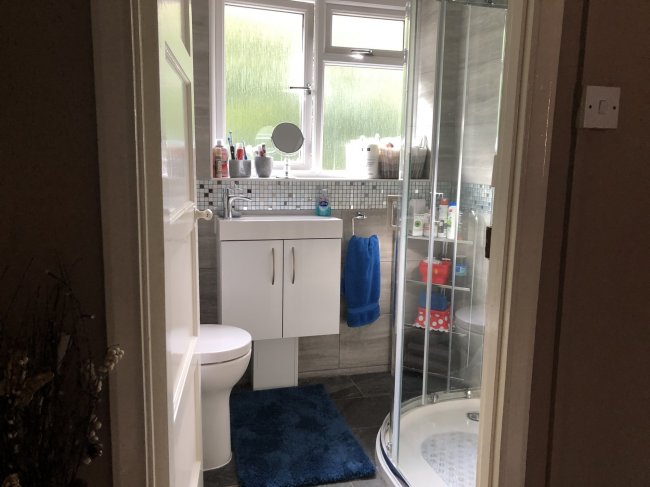 91 Huxley Road, Leyton, London E10 5QX 5