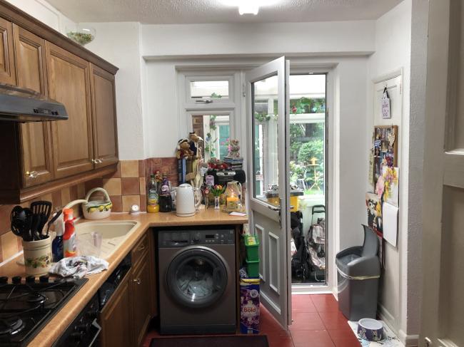 91 Huxley Road, Leyton, London E10 5QX 5