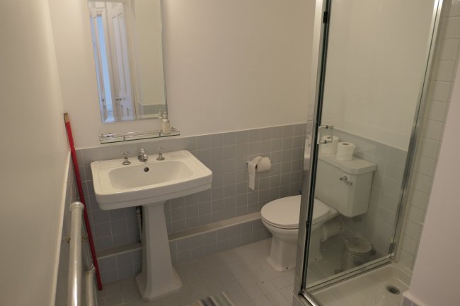 Flat 1, 53 Palace Gardens Terrace, Kensington, London W8 4SB 3