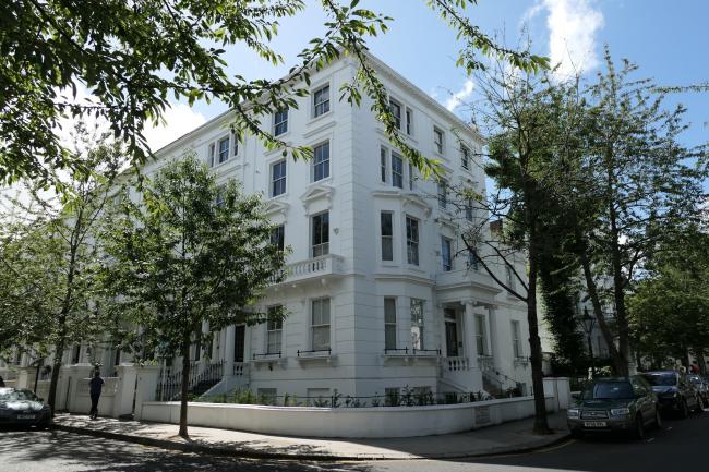 Flat 1, 53 Palace Gardens Terrace, Kensington, London W8 4SB 3