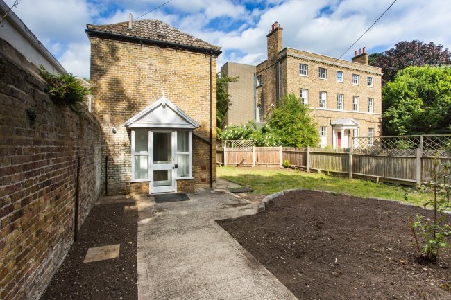 Grove Cottage, 52 Ham Street, Richmond TW10 7HT 10