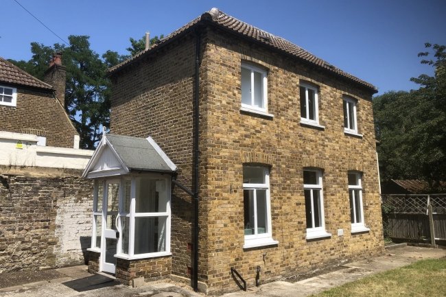 Grove Cottage, 52 Ham Street, Richmond TW10 7HT 10