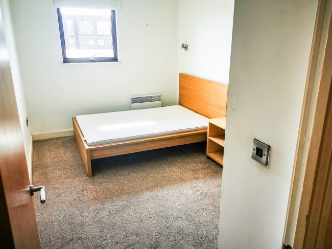 140 Advent House, 2 Isaac Way, Manchester M4 7EB 6