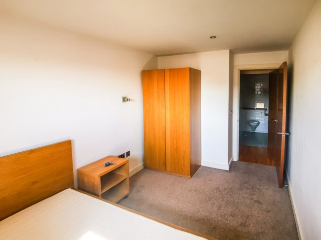 140 Advent House, 2 Isaac Way, Manchester M4 7EB 6