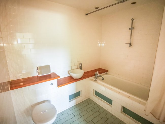 140 Advent House, 2 Isaac Way, Manchester M4 7EB 6