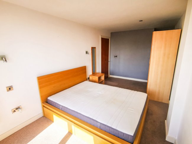 140 Advent House, 2 Isaac Way, Manchester M4 7EB 6