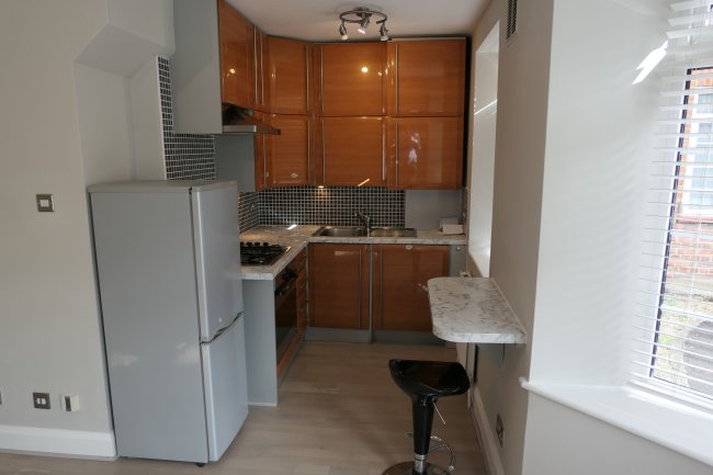 13 Hastings House, Hastings Road, West Ealing, London W13 8QZ 3