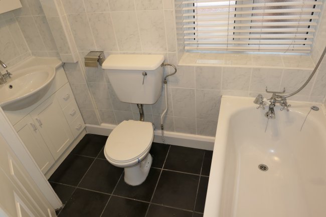 13 Hastings House, Hastings Road, West Ealing, London W13 8QZ 3