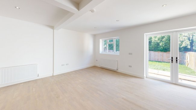 Ground Floor Flat, 35 Swakeleys Road, Ickenham, Middlesex UB10 8DG 2