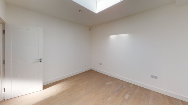 Ground Floor Flat, 35 Swakeleys Road, Ickenham, Middlesex UB10 8DG 2