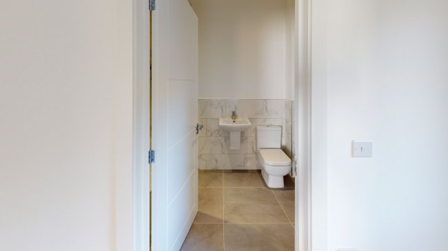 Ground Floor Flat, 35 Swakeleys Road, Ickenham, Middlesex UB10 8DG 2