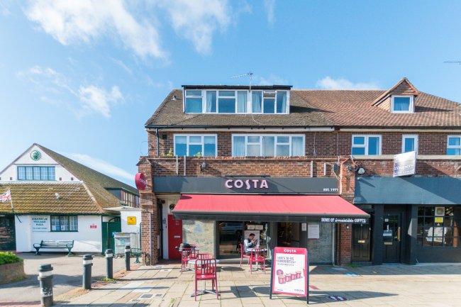 Ground Floor Flat, 35 Swakeleys Road, Ickenham, Middlesex UB10 8DG 2