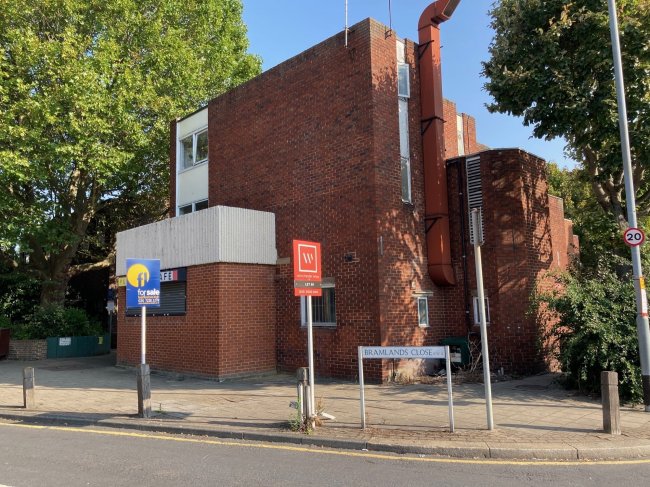 Flats 1-4, Kingfisher Court, 140 Falcon Road, Battersea, London SW11 2LW 2