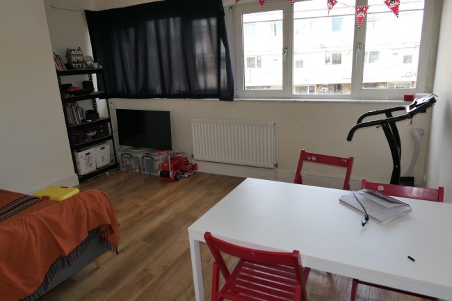 15 Virginia House, Newby Place, Canary Wharf, London E14 0EZ 6