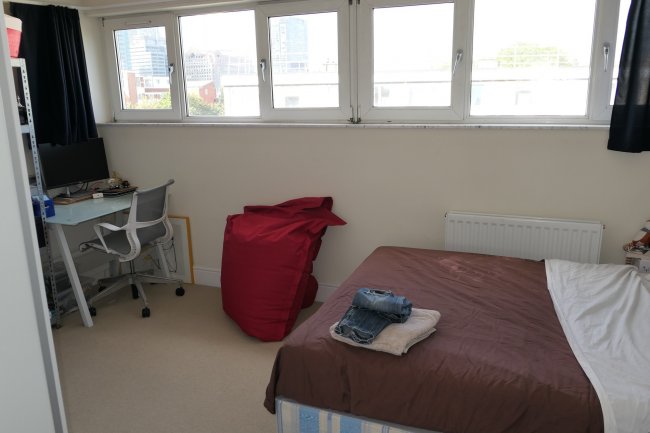 15 Virginia House, Newby Place, Canary Wharf, London E14 0EZ 6