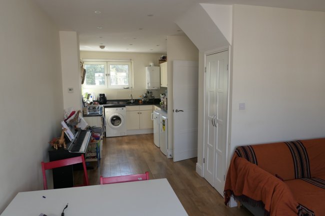 15 Virginia House, Newby Place, Canary Wharf, London E14 0EZ 6