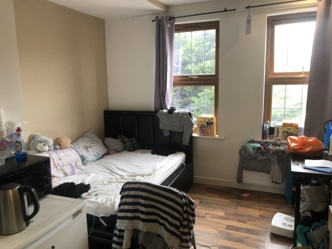 27 Mansfield Road, Ilford, Essex IG1 3BA 5