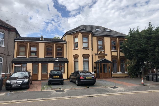 27 Mansfield Road, Ilford, Essex IG1 3BA 5