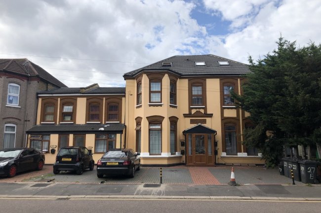 27 Mansfield Road, Ilford, Essex IG1 3BA 5