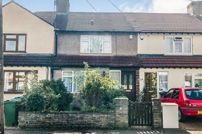 22 Mead Crescent, Chingford, London E4 6NX 10