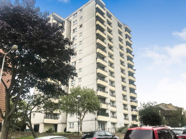 23 St Nicholas Court, 121 Aldriche Way, Highams Park, London E4 9LX 1