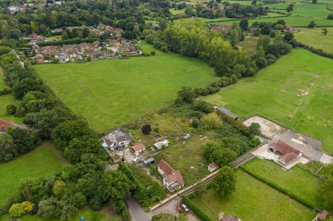 The Willows, Brasted Hill Road, Brasted, Westerham, Kent TN16 1NJ 2