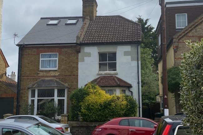 3 Chestnut Grove, Staines, Middlesex TW18 1DB 5