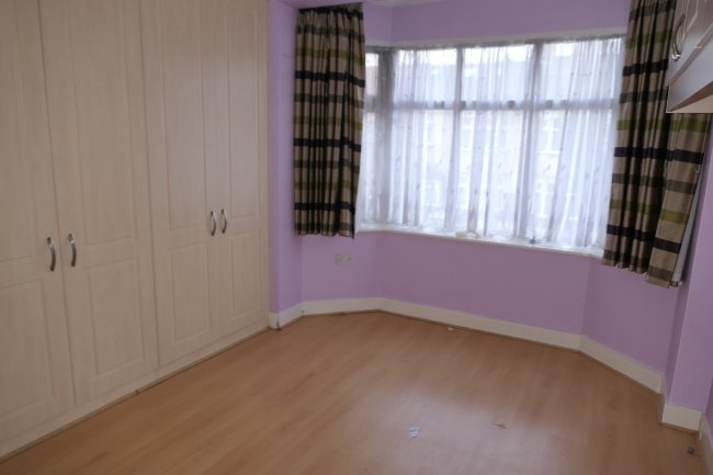 44 Crownfield Avenue, Ilford, Essex IG2 7RR 10