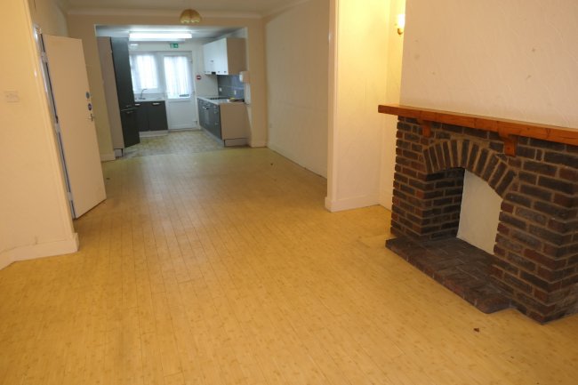 44 Crownfield Avenue, Ilford, Essex IG2 7RR 10