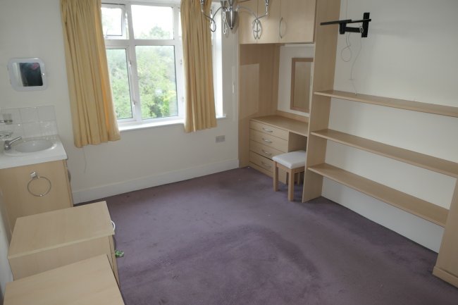 44 Crownfield Avenue, Ilford, Essex IG2 7RR 10