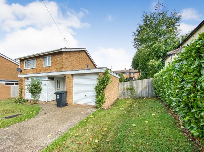 46 Rosecroft Drive, Watford, Hertfordshire WD17 4JQ 4