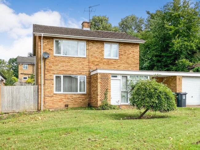 46 Rosecroft Drive, Watford, Hertfordshire WD17 4JQ 4