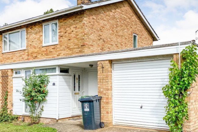 46 Rosecroft Drive, Watford, Hertfordshire WD17 4JQ 4